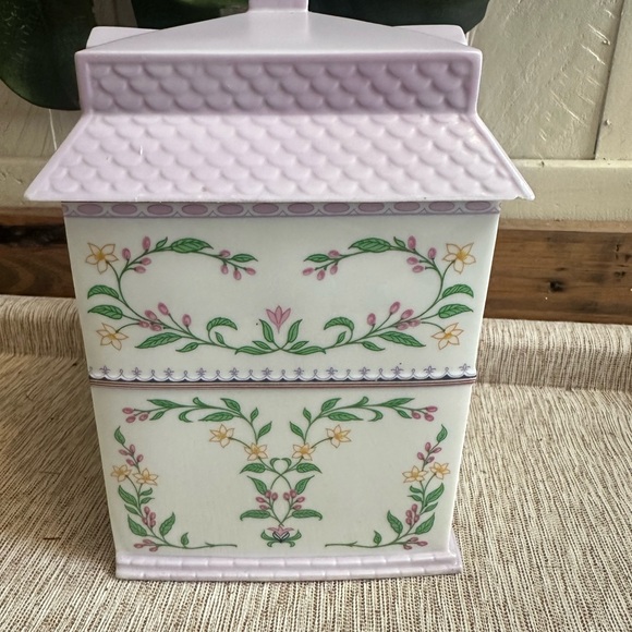 Lenox Spice Village Floral Coffee Canister with Purple Roof - Picture 9 of 10
